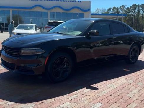Used 2022 Dodge Charger SXT RWD image 7