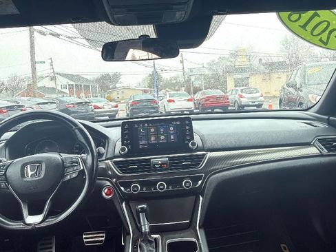 Used 2018 Honda Accord Sport image 21