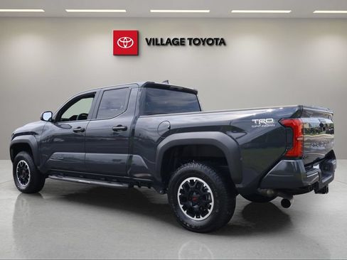 Certified 2025 Toyota Tacoma TRD Off-Road AWD/4WD image 3