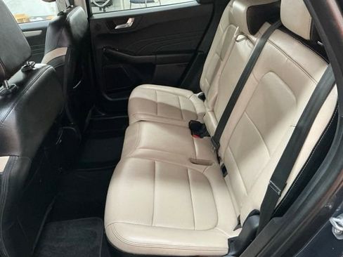 Used 2022 Ford Escape SEL w/ Technology Package FWD image 13