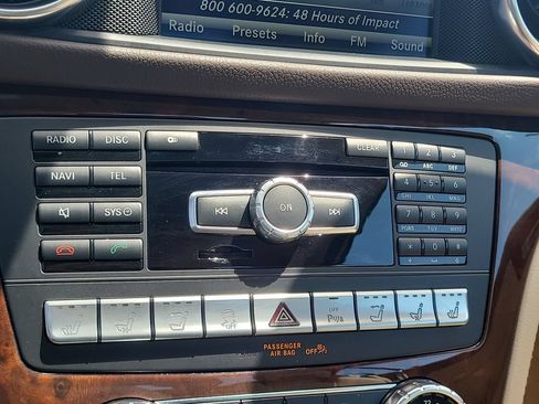 Used 2014 Mercedes-Benz SL 550 image 18