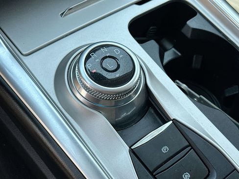 Used 2024 Ford Explorer Limited image 15