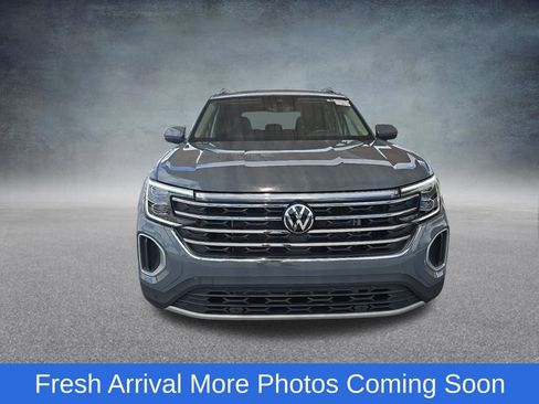 Used 2025 Volkswagen Atlas SE FWD image 2