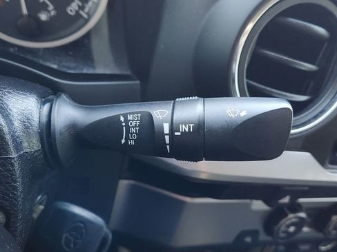 Used 2020 Toyota Tacoma SR5 image 22