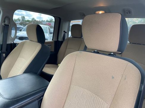 Used 2021 RAM 1500 Classic SLT image 9