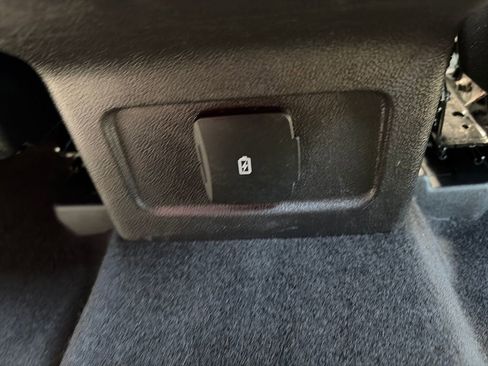 Used 2025 Lincoln Corsair Grand Touring image 38