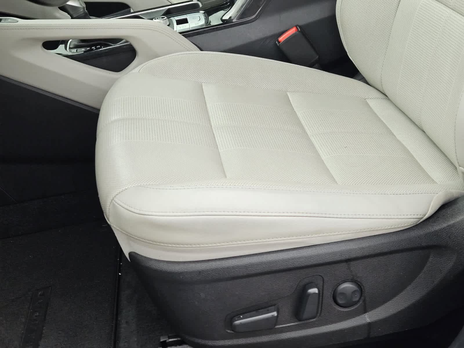Certified 2022 Kia Telluride EX w/ EX Premium Package FWD image 21
