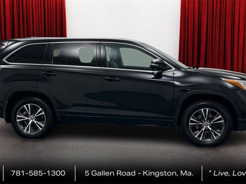Used 2016 Toyota Highlander XLE image 4
