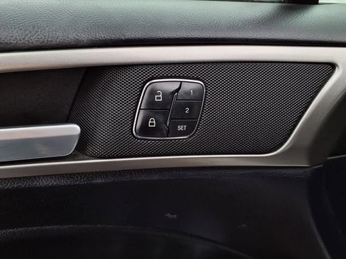 Used 2019 Ford Fusion SEL image 20