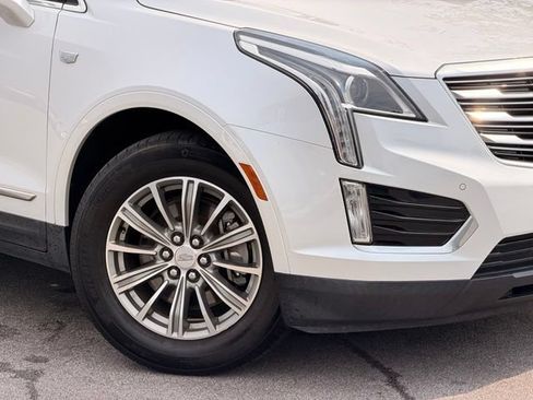 Used 2018 Cadillac XT5 Luxury w/ Driver Awareness Package FWD image 2