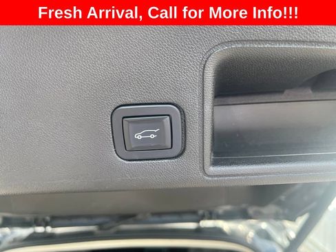 Used 2018 GMC Terrain Denali w/ Driver Alert Package II AWD/4WD image 16