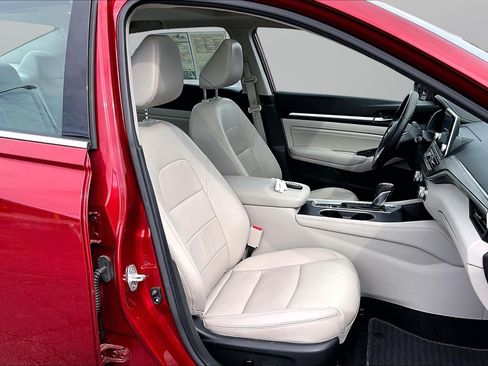 Used 2019 Nissan Altima 2.0 Edition One FWD image 7