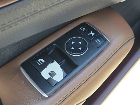 Used 2014 Mercedes-Benz SL 550 image 13
