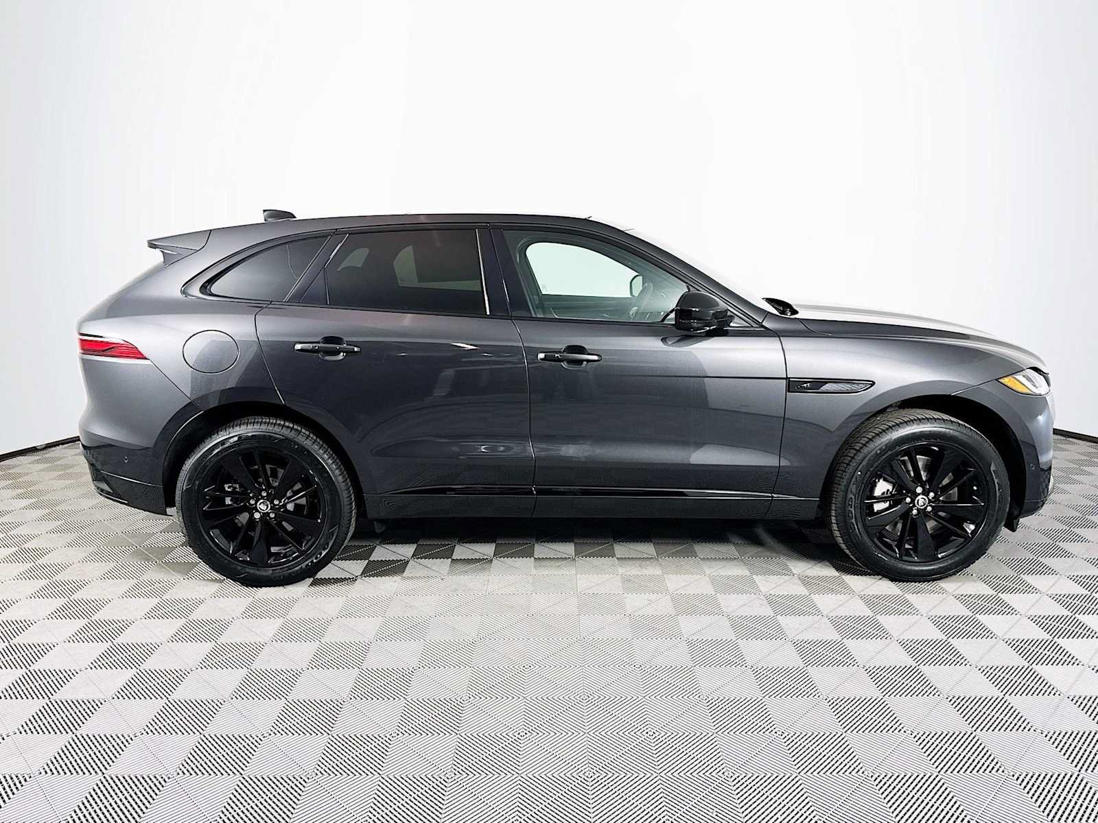 New 2026 Jaguar F-PACE R-Dynamic S AWD/4WD image 4