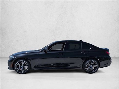 Used 2022 BMW 330i Sedan w/ M Sport Package RWD image 9