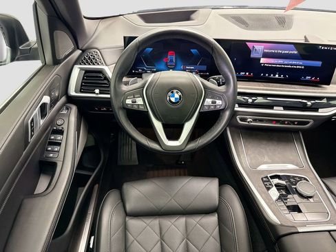 Used 2024 BMW X5 xDrive40i w/ Premium Package AWD/4WD image 10