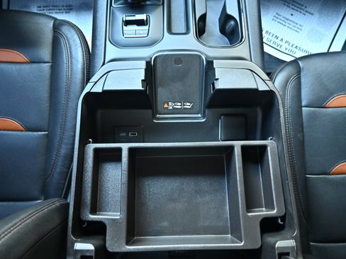 Used 2024 GMC Sierra 1500 AT4 w/ Technology Package AWD/4WD image 23
