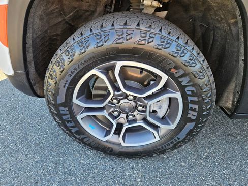 Used 2024 Jeep Grand Cherokee Trailhawk image 9