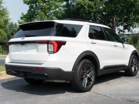 Used 2025 Ford Explorer ST-Line w/ Premium Package RWD image 9