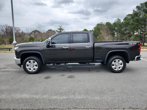 Used 2021 Chevrolet Silverado 2500 LTZ w/ LTZ Premium Package image 2