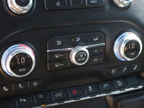 Used 2019 GMC Sierra 1500 AT4 w/ AT4 Premium Package AWD/4WD image 26