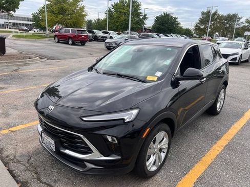 Used 2025 Buick Encore GX Preferred FWD image 3