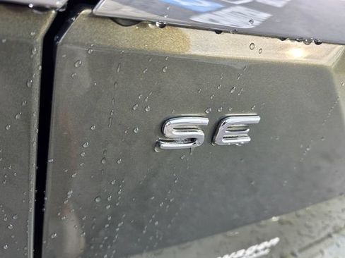 Used 2025 Volkswagen Atlas SE FWD image 11
