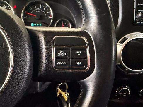 Used 2014 Jeep Wrangler Unlimited Sahara w/ Connectivity Group AWD/4WD image 29