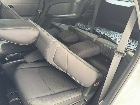 Certified 2025 Nissan Pathfinder SV w/ SV Premium Package AWD/4WD image 19