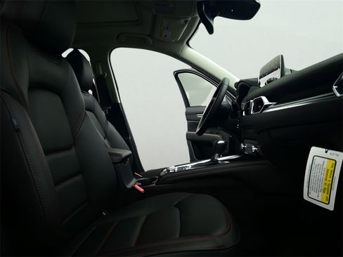New 2025 MAZDA CX-5 Carbon Edition image 7