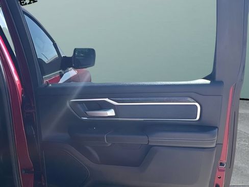 Used 2019 RAM 1500 Big Horn AWD/4WD image 17