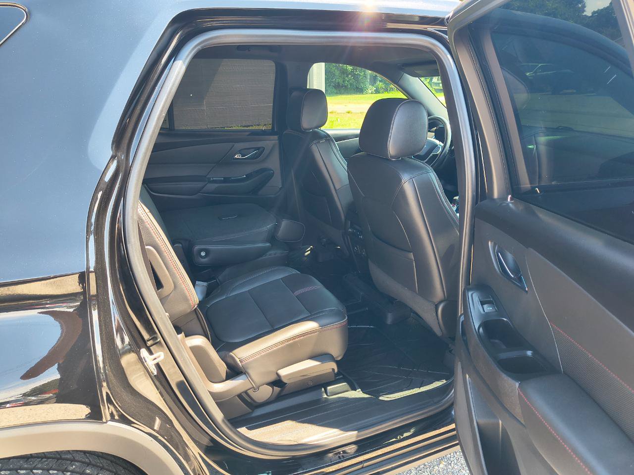 Used 2022 Chevrolet Traverse RS w/ LPO, Floor Liner Package FWD image 10