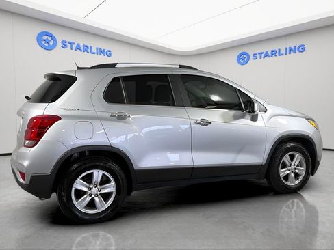 Used 2020 Chevrolet Trax LT w/ Driver Confidence Package FWD image 11