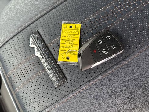 Used 2024 Chevrolet Silverado 2500 High Country image 36