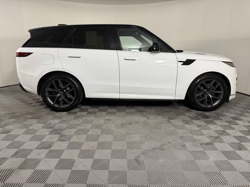 Used 2023 Land Rover Range Rover Sport SE Dynamic image 7