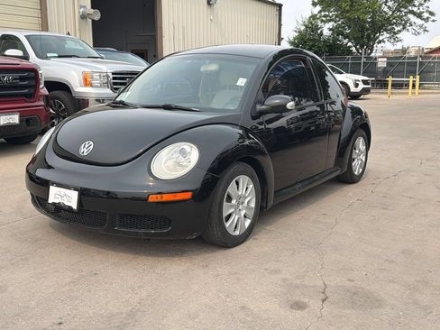 Used 2009 Volkswagen Beetle Coupe FWD image 1