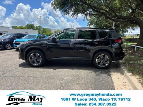 Used 2024 Nissan Rogue SV FWD image 4