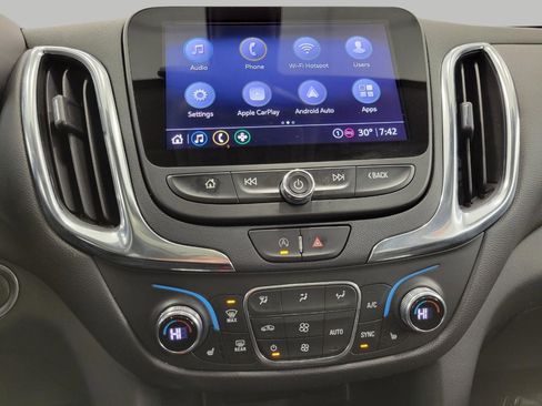 Used 2023 Chevrolet Equinox LT image 8