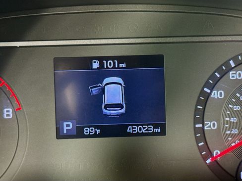 Used 2020 Kia Soul LX image 15