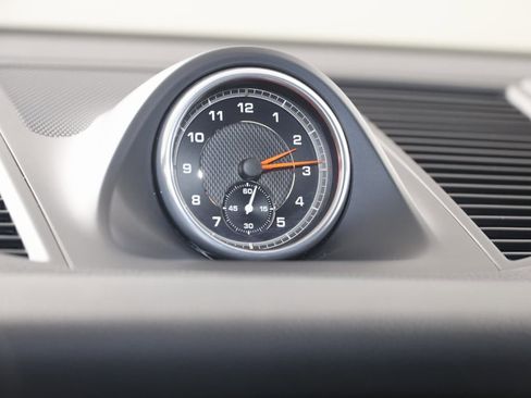 Used 2020 Porsche Macan image 35