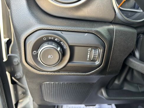 Used 2023 Jeep Wrangler Unlimited Sport image 15