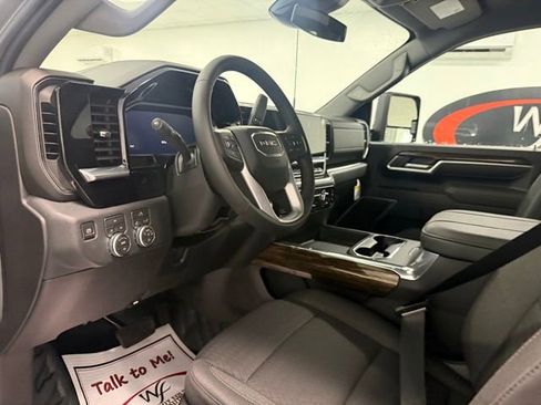 New 2026 GMC Sierra 3500 SLE w/ SLE Convenience Package AWD/4WD image 8