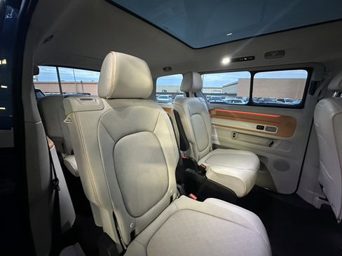 Used 2025 Volkswagen ID. Buzz 1st Edition image 36