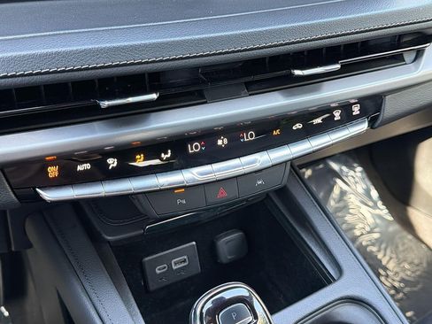 Certified 2024 Cadillac XT4 Premium Luxury AWD/4WD image 11