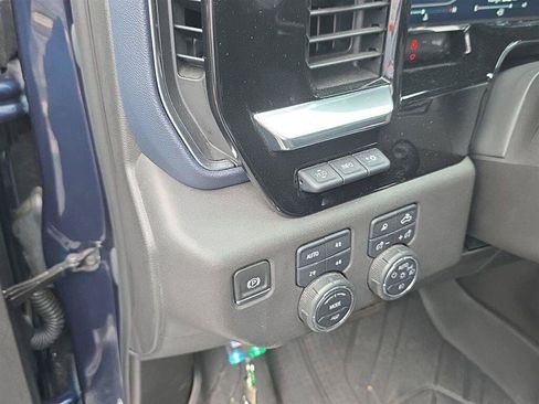 Used 2022 Chevrolet Silverado 1500 High Country w/ High Country Premium Package AWD/4WD image 16