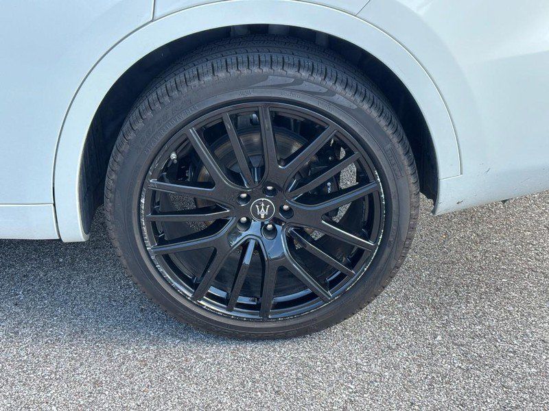 Used 2022 Maserati Levante Modena AWD/4WD image 10
