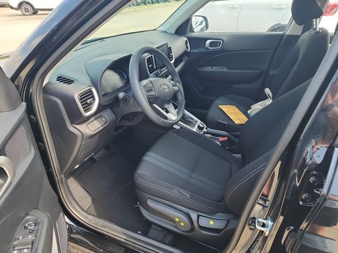 Used 2026 Hyundai Venue SEL FWD image 18