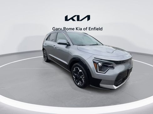 Used 2023 Kia Niro Wind w/ Wind Preserve Package FWD image 2