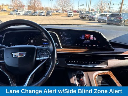 Used 2023 Cadillac Escalade Premium Luxury image 19