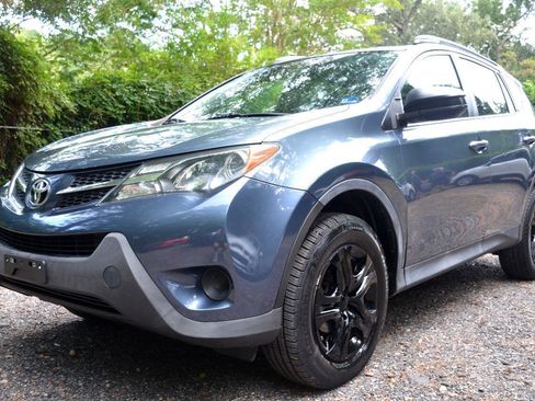 Used 2014 Toyota RAV4 LE AWD/4WD image 2